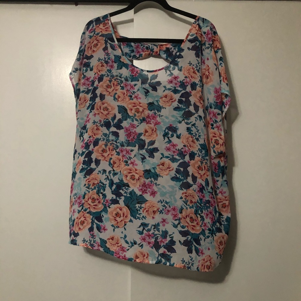 Plus floral flowy top